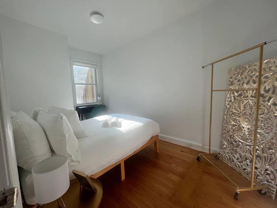 3-Bedroom House With Cute Patio Explore Dc On Foot Washington Dış mekan fotoğraf