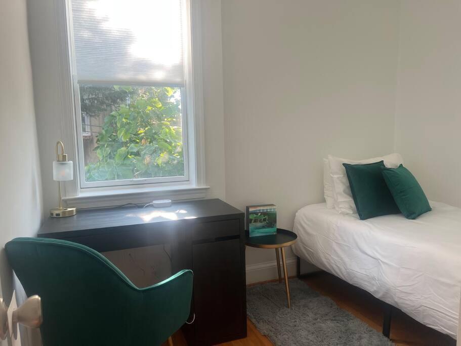 3-Bedroom House With Cute Patio Explore Dc On Foot Washington Dış mekan fotoğraf